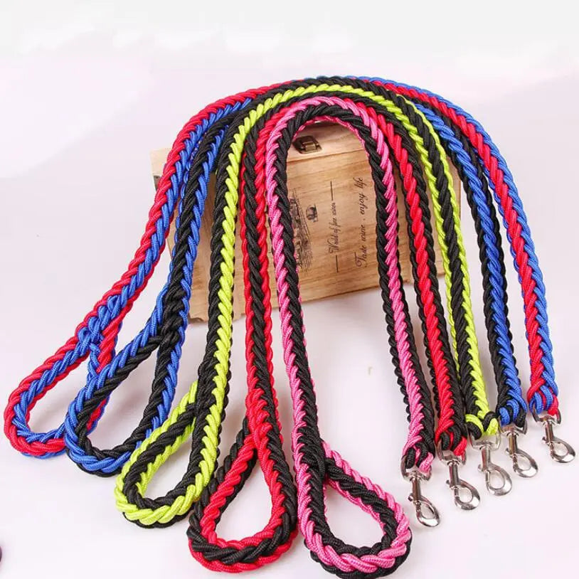 Gentle Giant: Hand-Knitted Nylon Leash for Large Breed Dogs