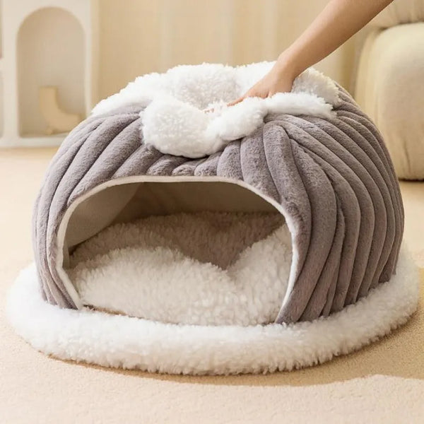 Winter Retreat: Cozy Pet House for Small Dogs and Cats