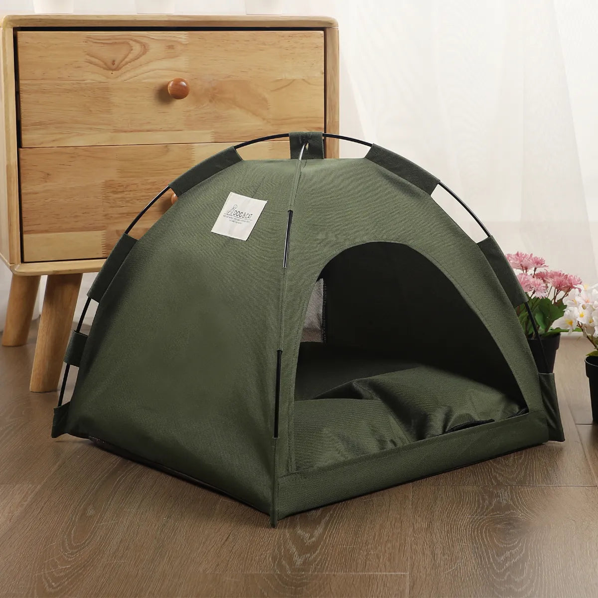 Cosy Retreat: Winter-Ready Clamshell Pet Tent Bed with Warm Cushions
