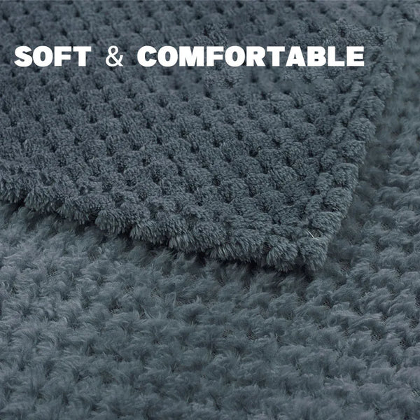 Snuggle Time: Soft Pet Blanket